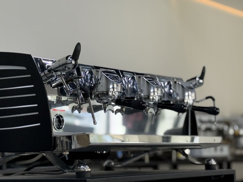 Професійна кавоварка Victoria Arduino VA 388 Black Eagle T3