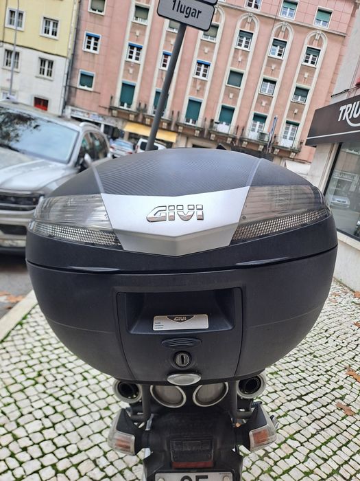 Top Case GIVI Suzuki GSR 600