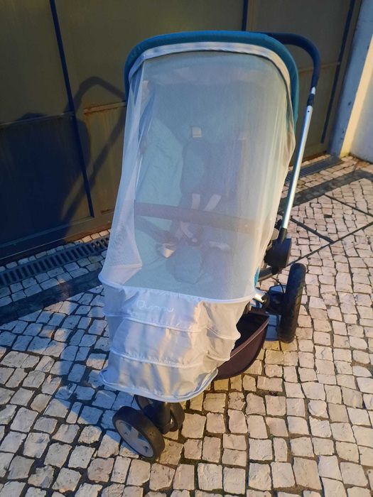 Conjunto maxi-cosi: carro, ovo, cadeirinha, e alcofa.