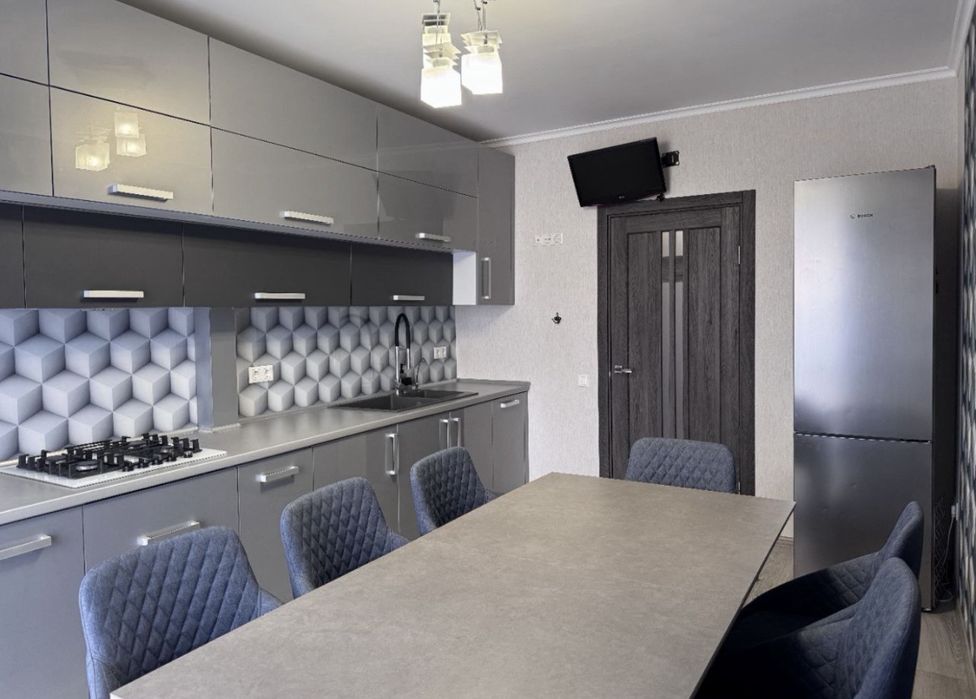 Продається 2-х кімнатна квартира на Каскаді