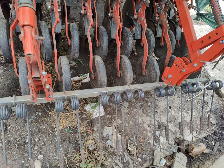 Сеялка пневматическая KUHN Moduliner ML2800