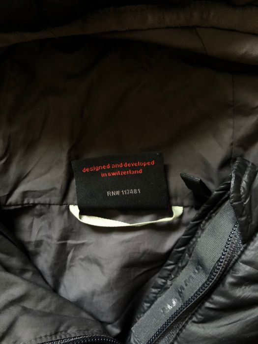 Оригінальний мікропуховик Mammut розміру S-M чорного кольору пуховик