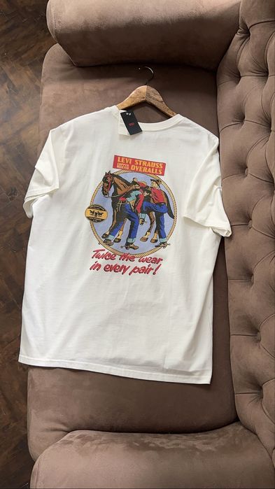 NEW ! Original ! Чоловіча футболка Levi’s Relaxed  білого кольру