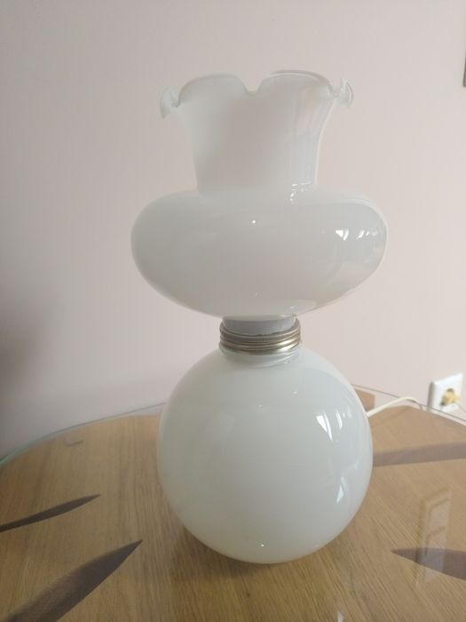 Lampa szklana stołowa