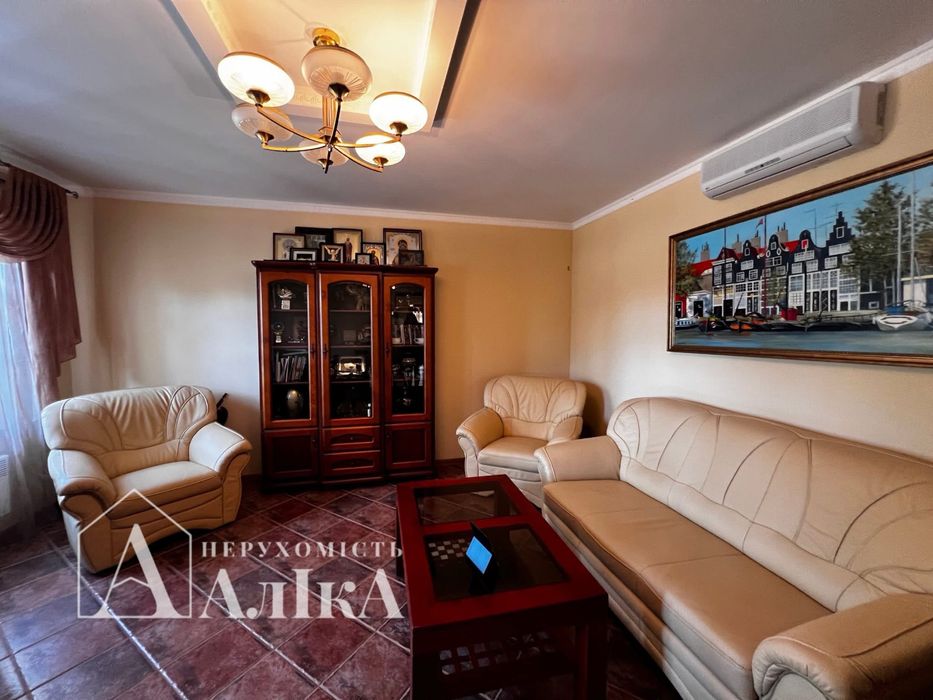 Продам великий маєток в неймовірному місці на березі річки Дністер