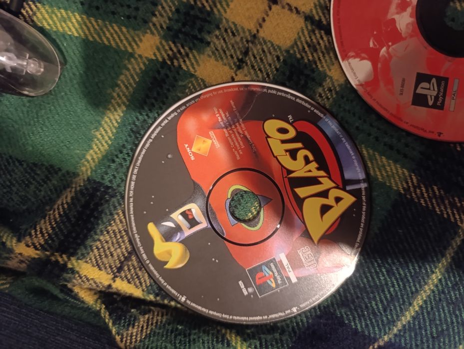 Memory Card and PlayStation Games64551322005635123