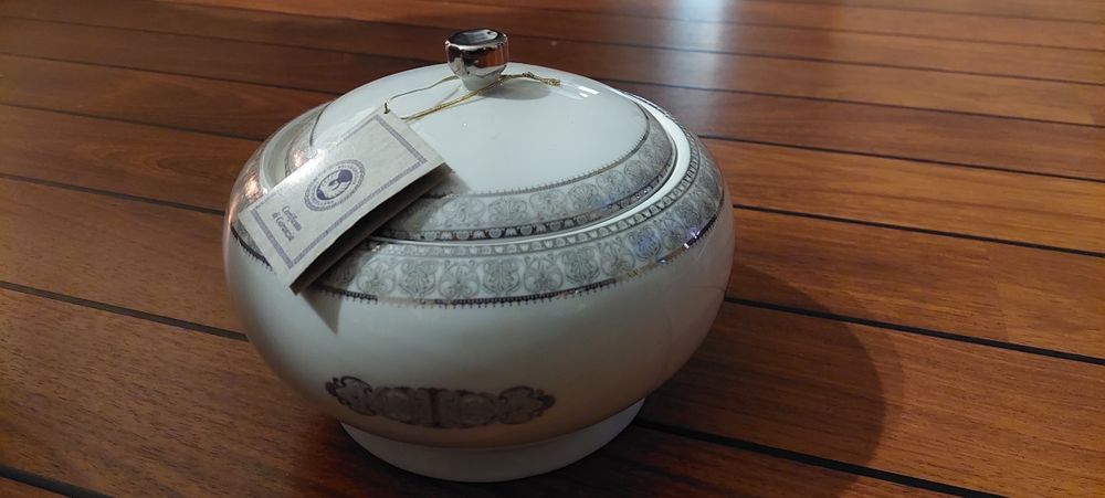 Terrina nova em porcelana