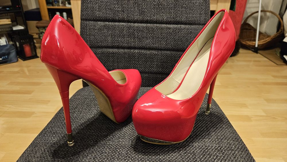 Szpilki nr 40 platformy czerwone lakierki - nowe
