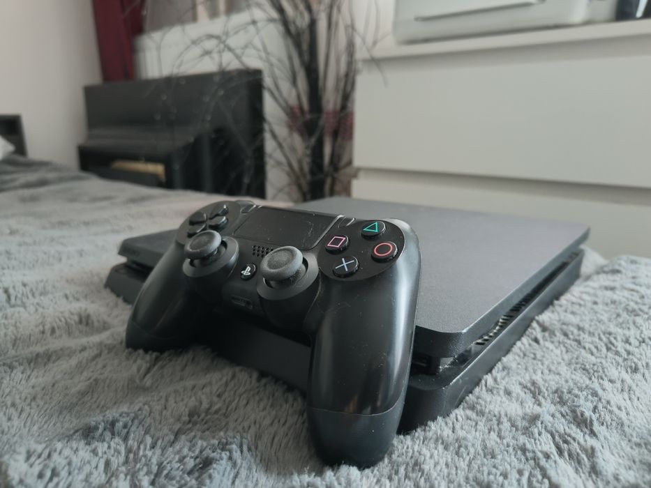 PlayStation 4 Slim 1TB