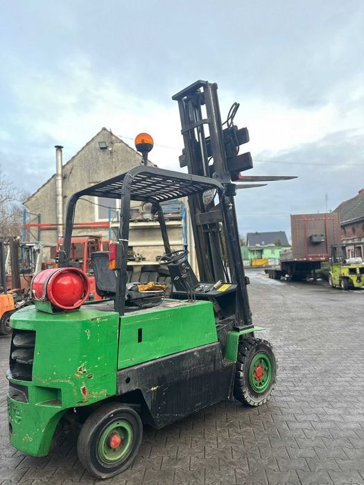 Wózek Widłowy Yale GLP Przesuw Boczny 2,5 Tony LPG Linde Toyota Clark