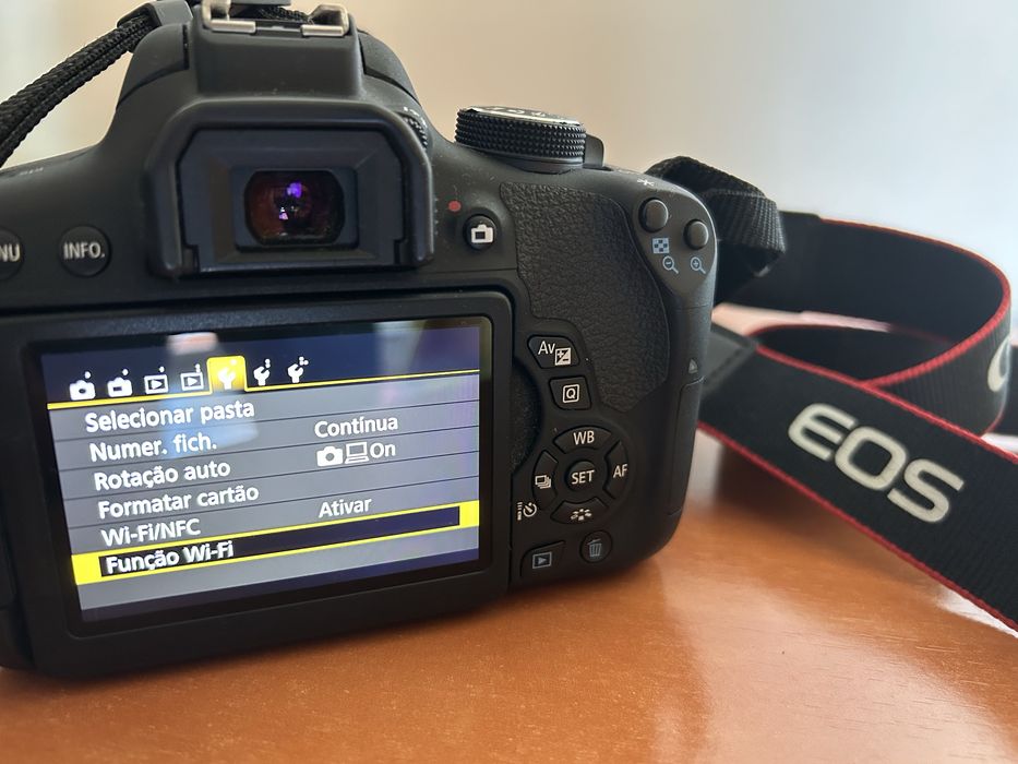 Canon EOS 750D + Lente 18-55mm STM