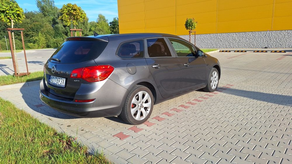 Opel Astra J Cosmo 2010