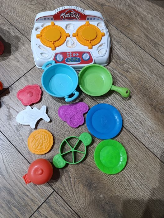 Play doh + kinetic sand