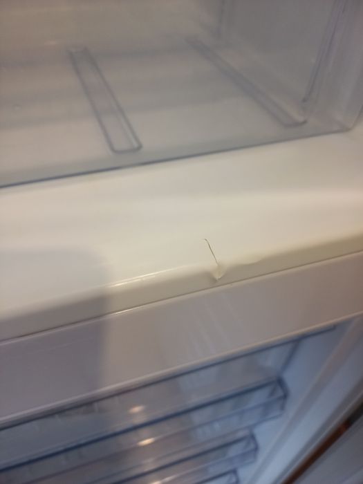 Продам холодильник BEKO. Б/у. Рабочий на половину.