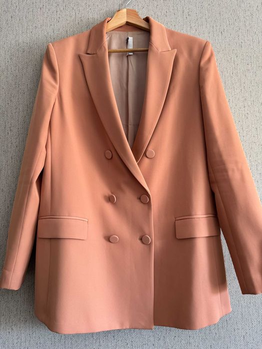 Двубортный, удлиненный, женский пиджак (жакет) разм М-L-  Новый