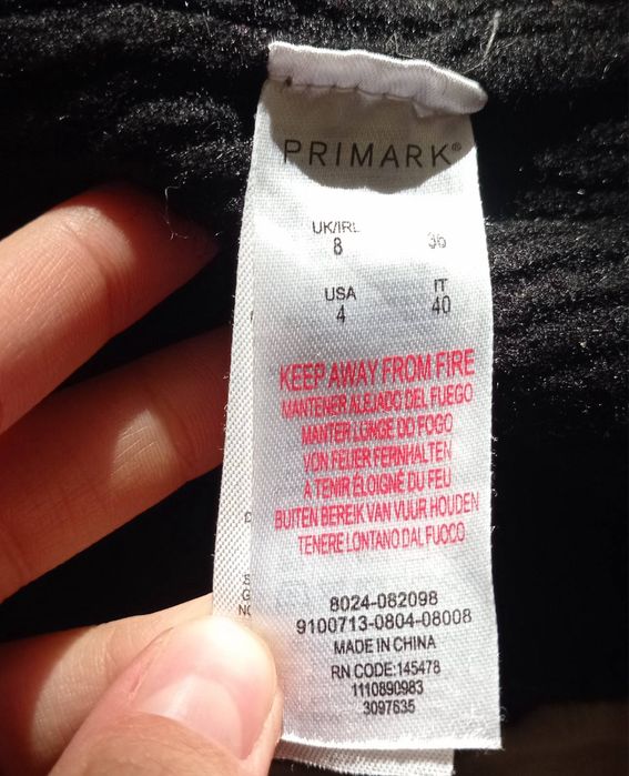 Віддам одяг в чудовому стані