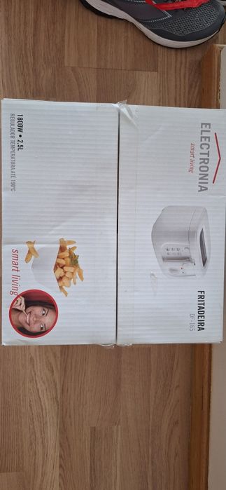 Vendo fritadeira a óleo - Marca Electronia