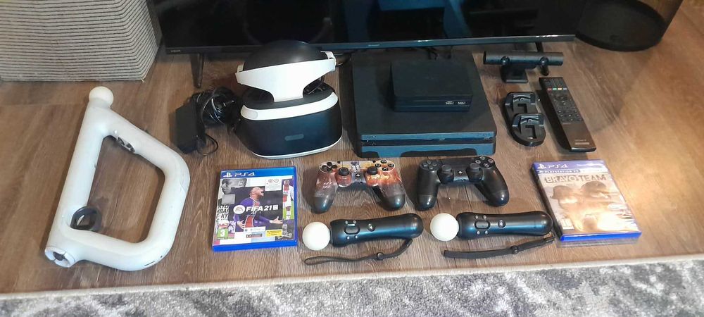 PS4 komplet 860GB , 2 Pady, VRy, kontrolery move, pistolet,okablowanie