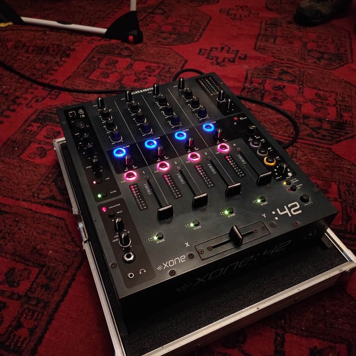 Mesa de mistura + case xon 42 allen &heath