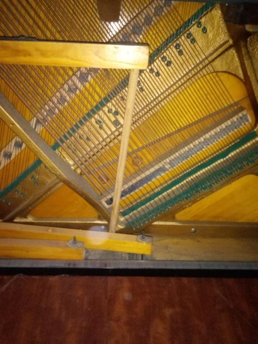 Używane pianino LIRYKA