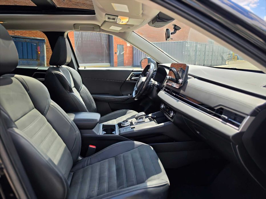 Mitsubishi Outlander SEL      2022