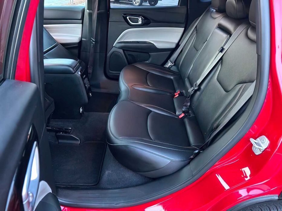 Jeep Compass      2023