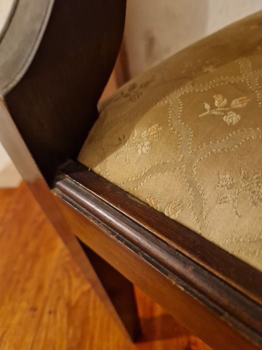 8 Cadeiras e 2 cadeirões