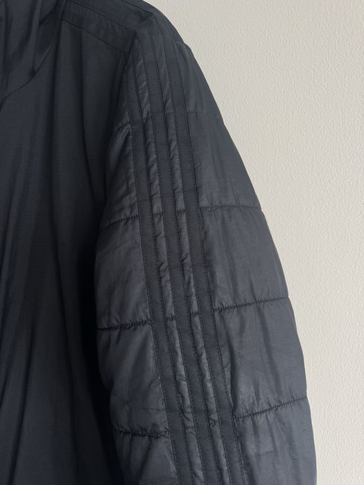 Casaco preto Adidas com capuz