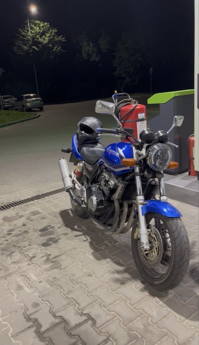 Honda CB400 Super Four Hyper Vtec1