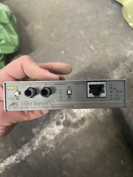 Światłowodowy konwerter mediów