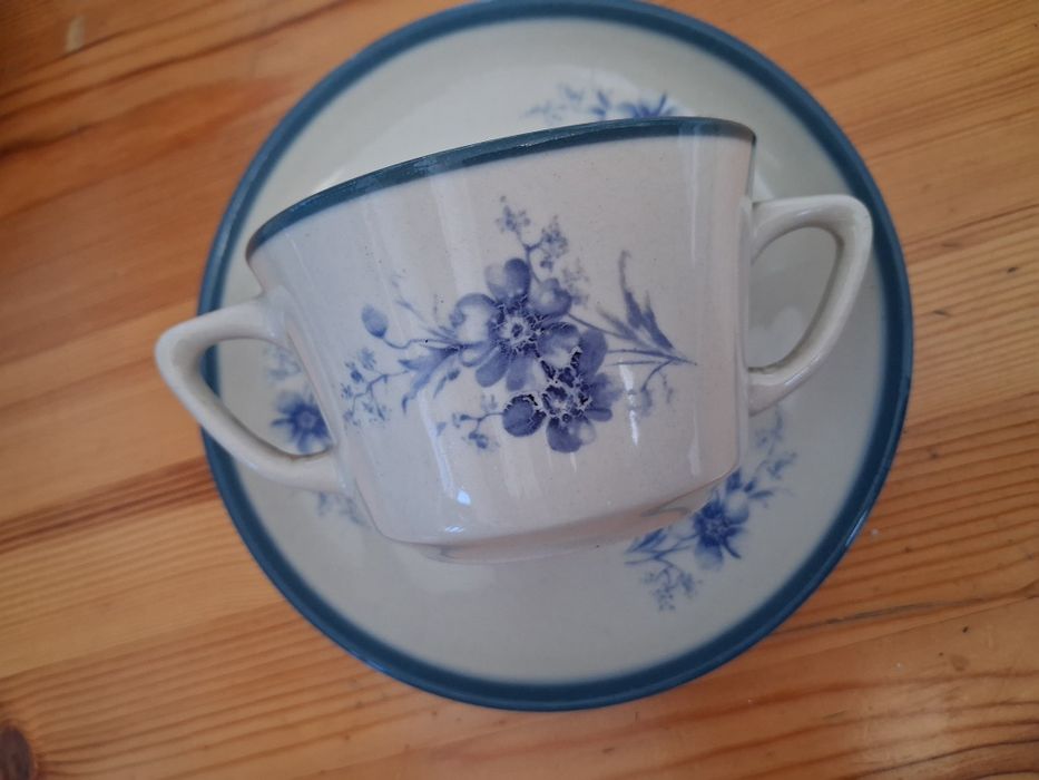Chodzież porcelitowe salaterki z talerzykami.  Ceramika  PRL.