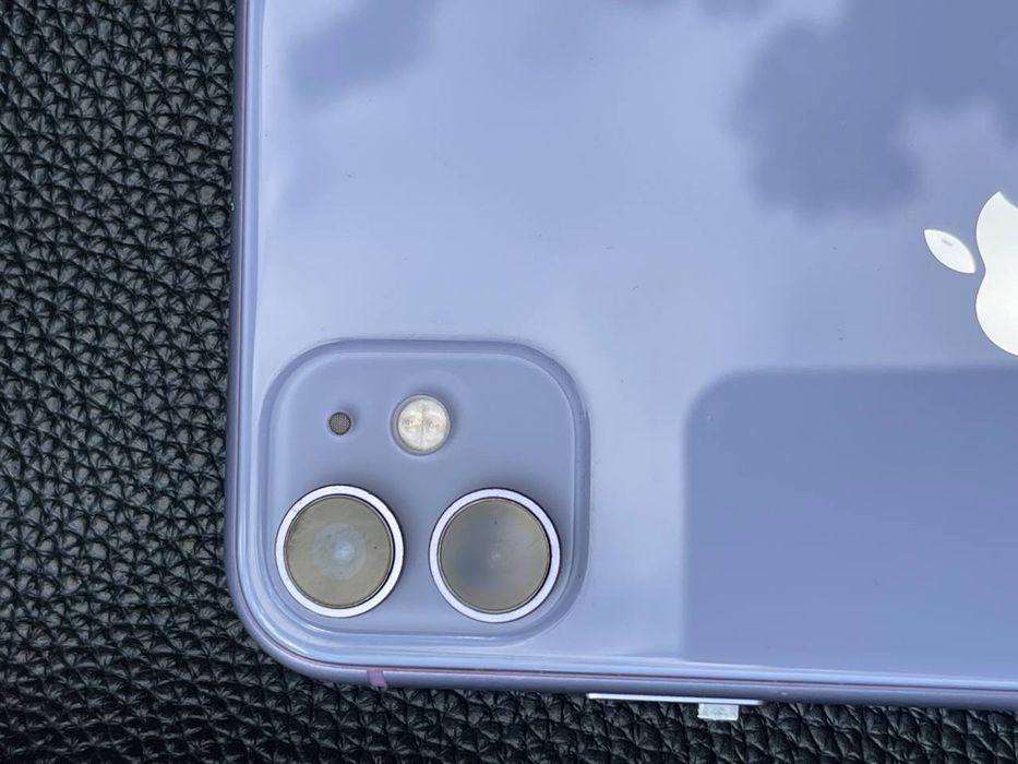 Продам iPhone 11 purple