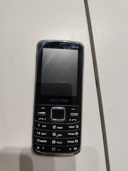 Telefon marki MAXTON