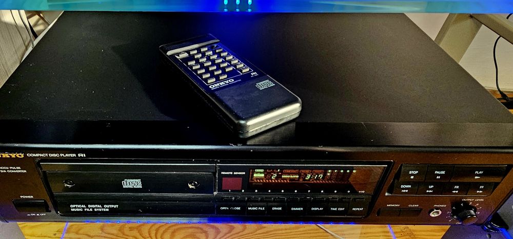 ONKYO DX-704 CDP + oryginalny pilot-bdb.stan