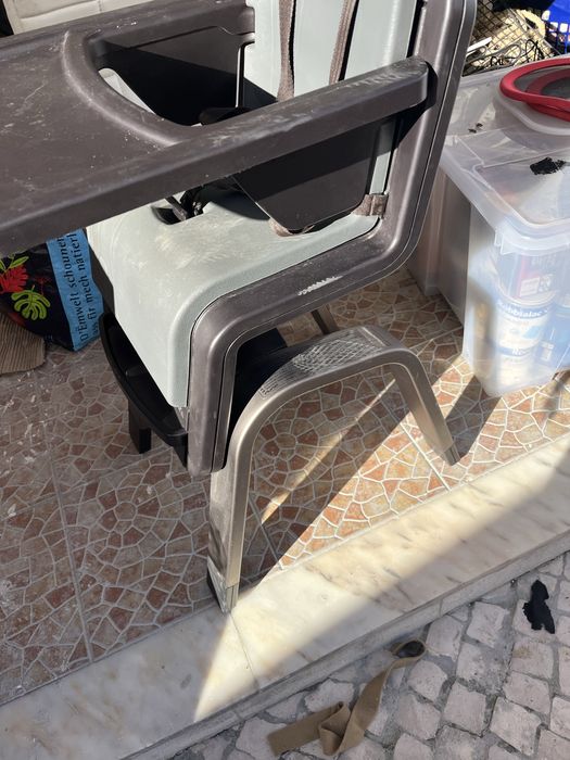 Cadeira de comer nuna