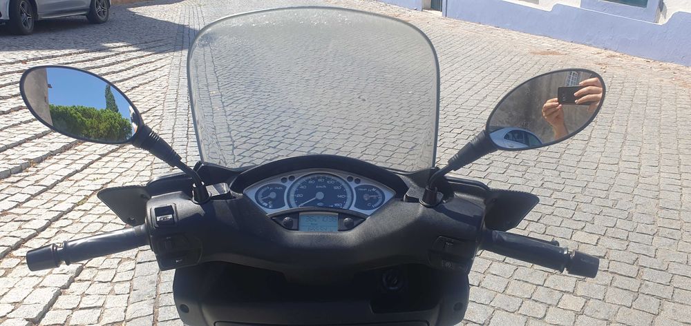 Yamaha Black X-Max 125cc