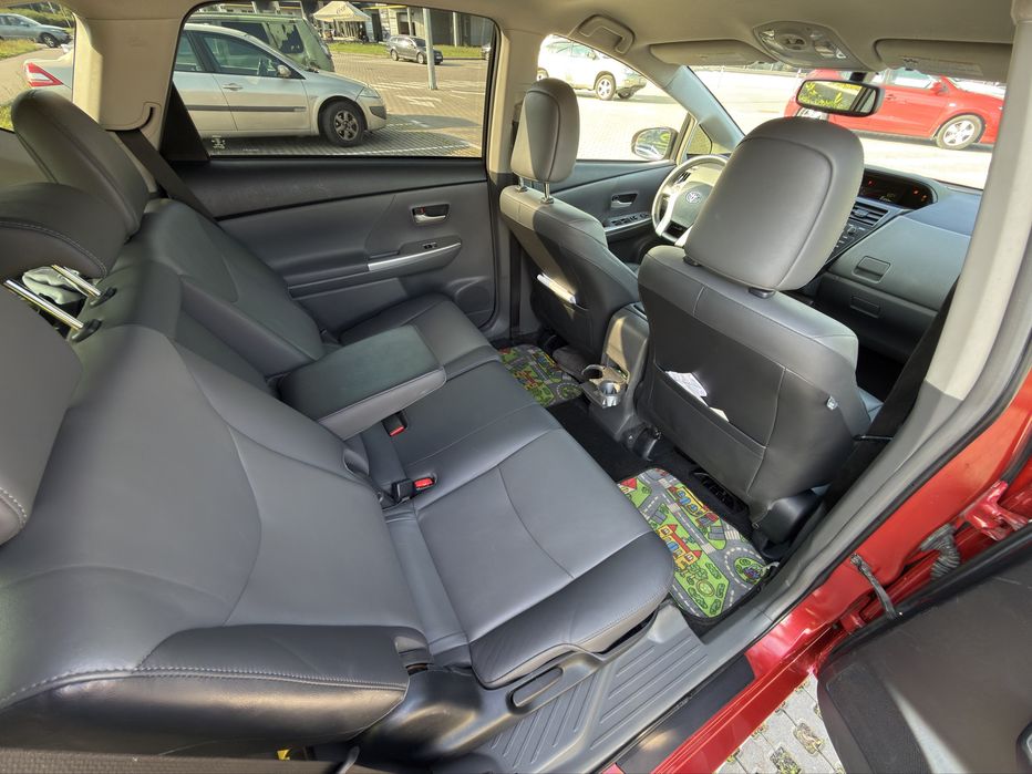Toyota Prius V 2013