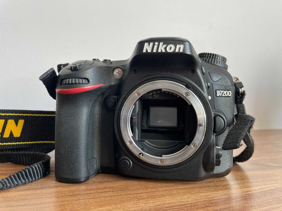 Nikon D7200 + Sigma A 18-35 mm F1.8 DC HSM/Nikon | 9,8 tys. zdjęć | + torba + 2 karty