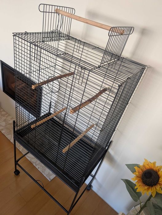 Gaiola / Viveiro para aves (papagaios, araras, etc), com rodas - 75x45x150 cm - em ótimo estado