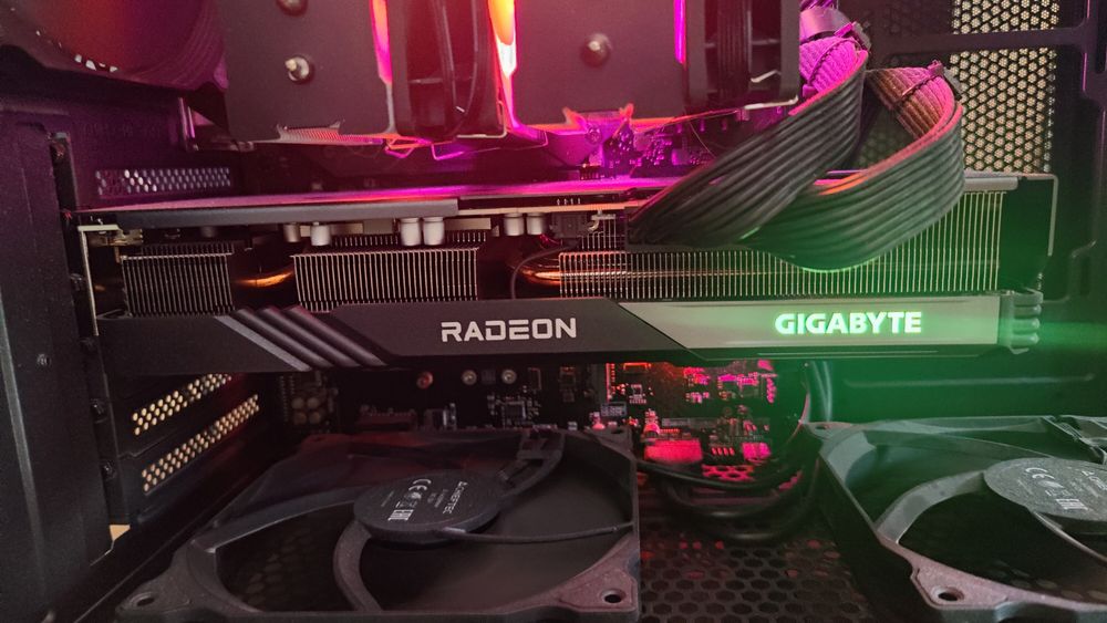 Karta graficzna Gigabyte Radeon RX 7600 XT 16GB