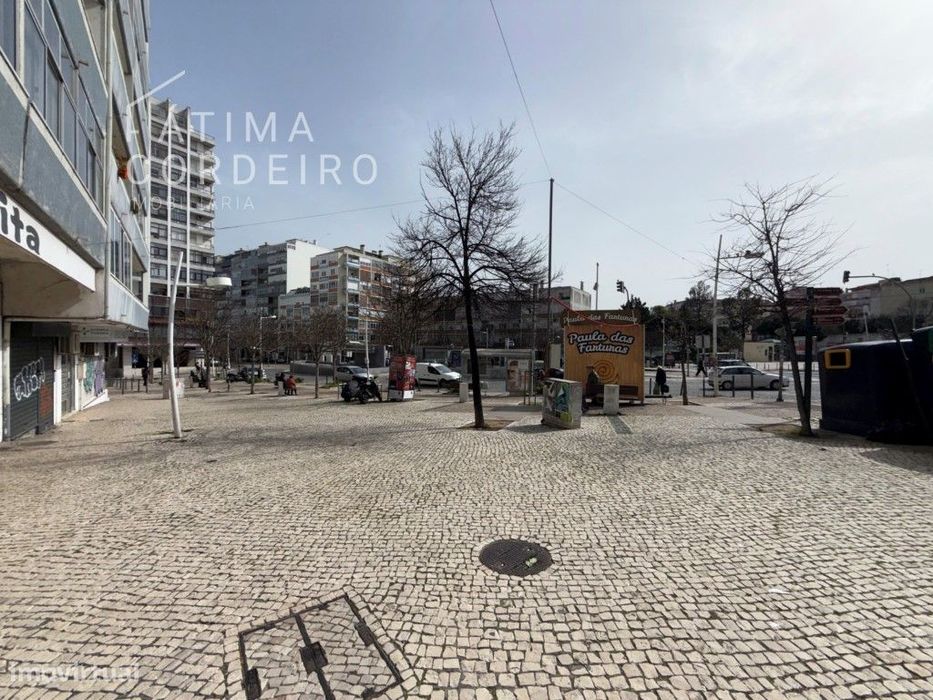 Loja junto á Praça Gil Vicente