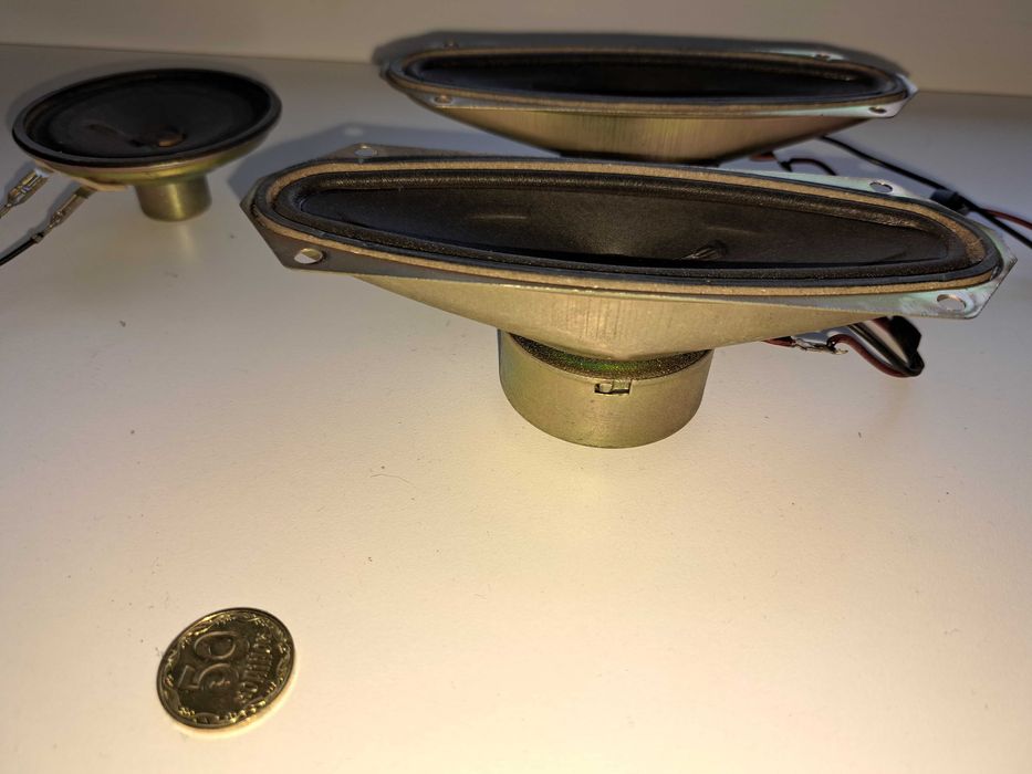 Акустические динамики двух размеров