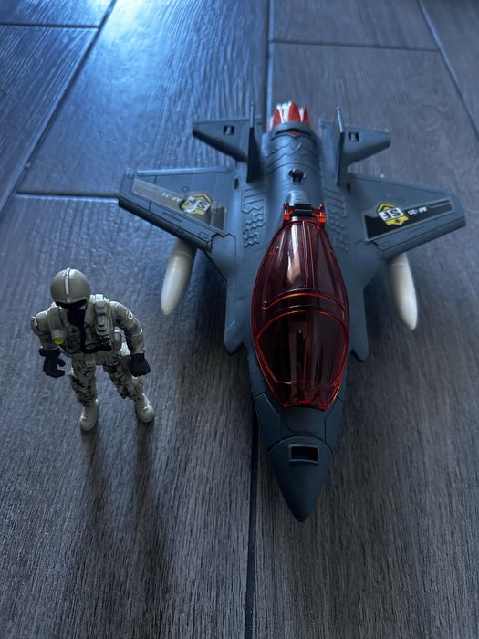 Дитячий військовий літак з пілотом | Світломузика