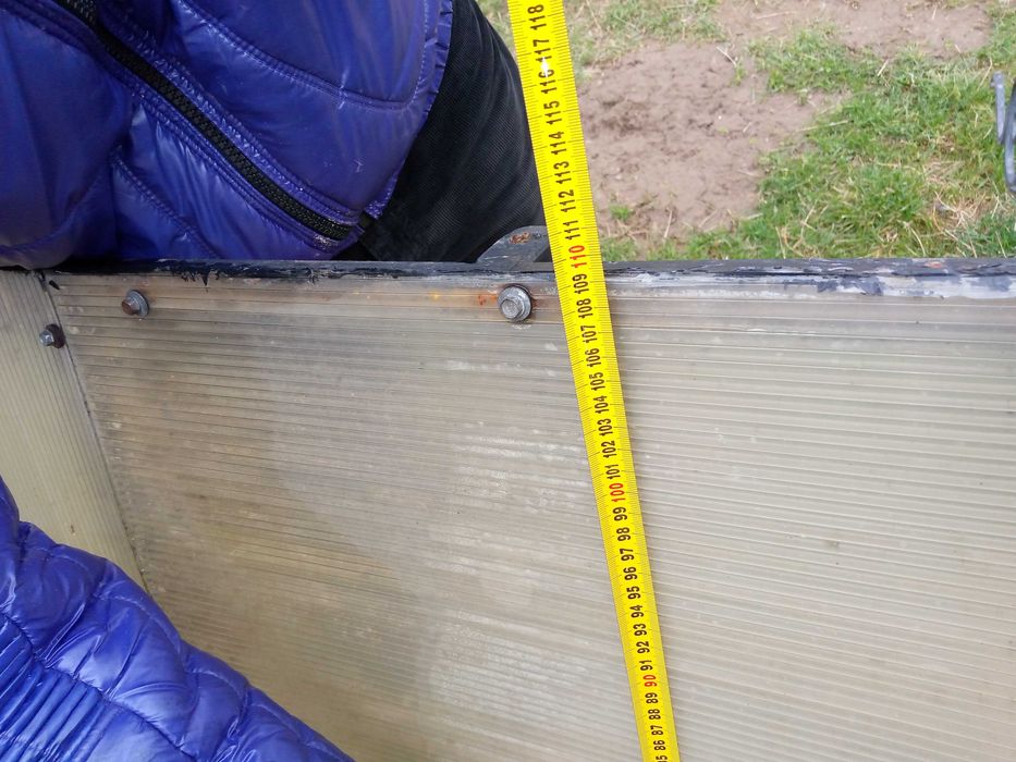 Навіс, козирок в нормальному стані