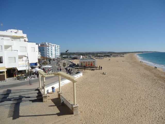 apartamento junt praia vista mar 20/30metro praia Armaçao pera Algarve