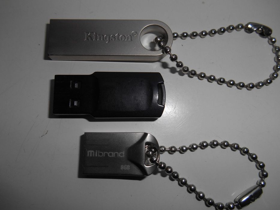 флешка Kingston 8 гб, 16 гб