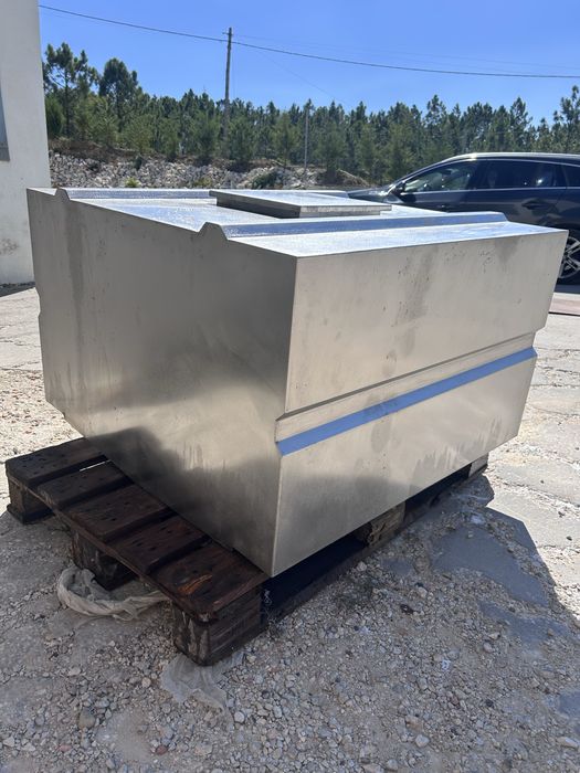 Depósito em inox de 600 litros