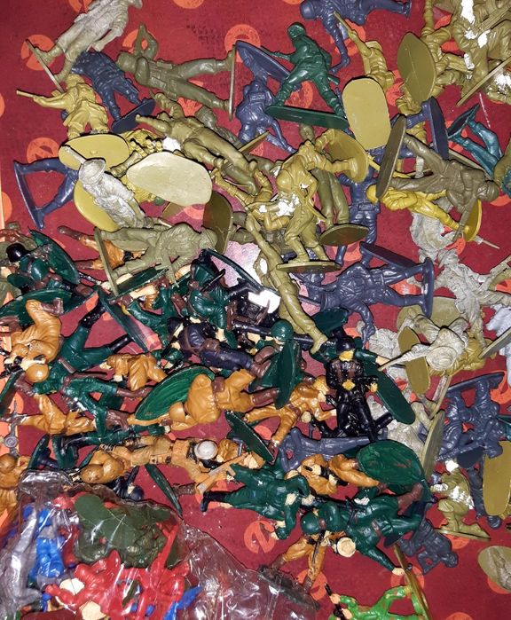 Lot of 150 Arfix and Matchbox Die-Cast Models in 1:32 Scale64741088982658123