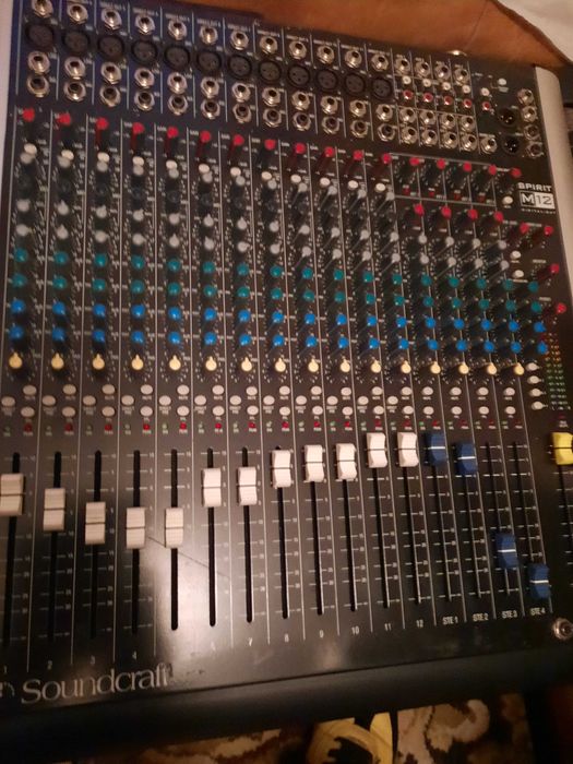 Mikser Soundcraft SPIRIT M12