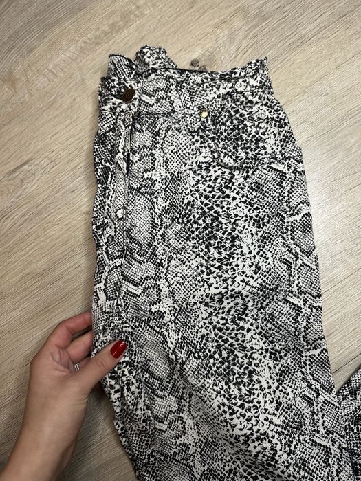 Spodnie w print węża | S / 36 | średni stan